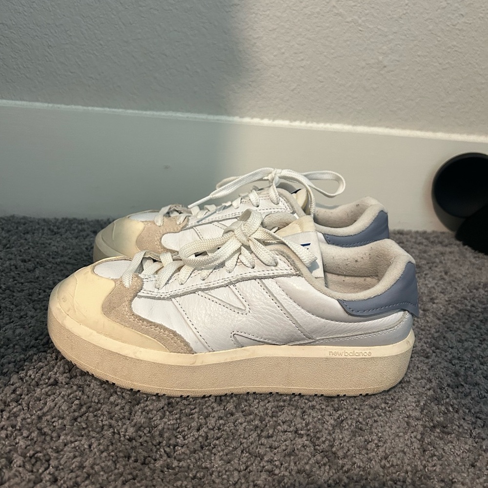 New Balance White and Cream Sneakers